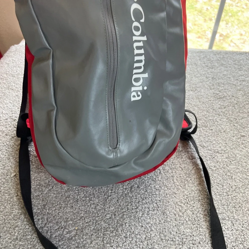 Columbia triple canyon Backpack Red Grey Roll Top Dry Bag hiking daypack outdoor